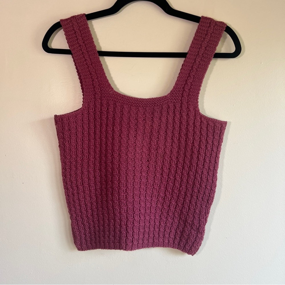 Cropped Knit Tank - Picture 5 of 6